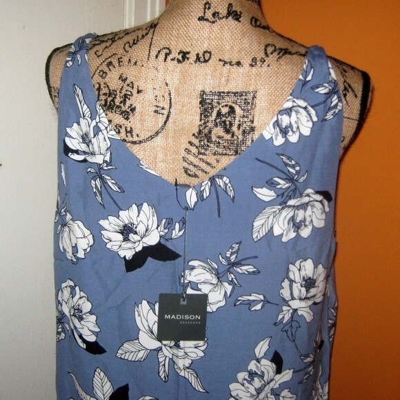 Madison Large  Floral Sleeveless Midi Dress NWT - Picture 5 of 8